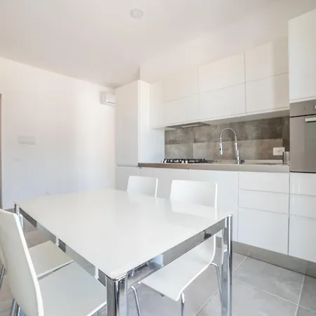 Signora Cinzia Apartment *