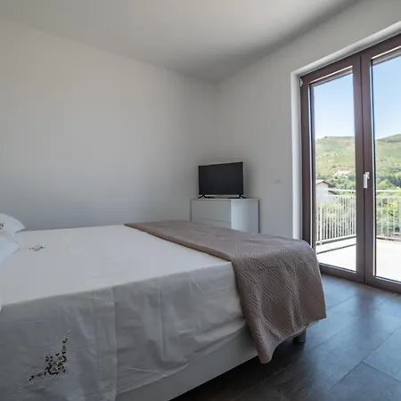 Signora Cinzia Apartment Torchiara